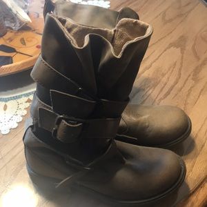 New boots -6.5.